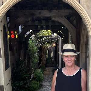 Meet your Posher, Sharon